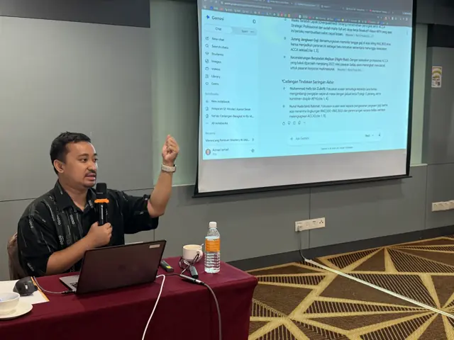 Program latihan Gen AI bersama Public Training