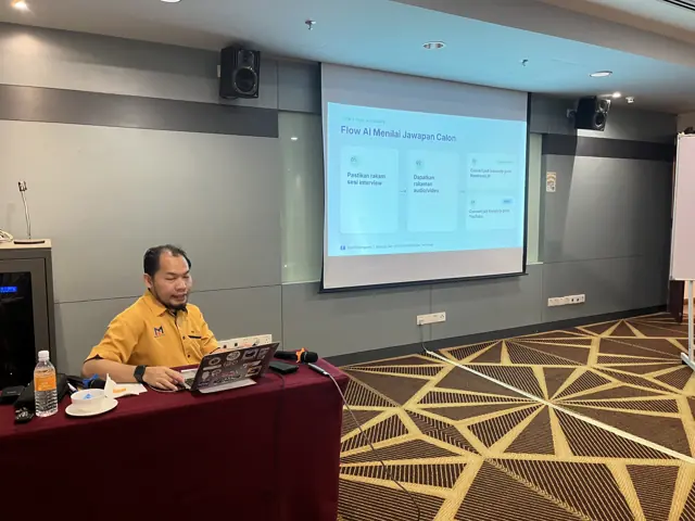 Program latihan Gen AI bersama Public Training