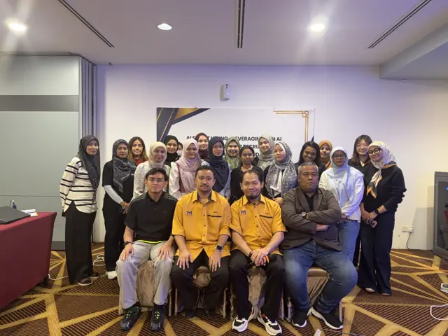 Program latihan Gen AI bersama Public Training