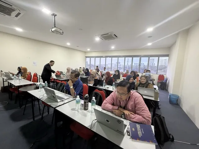 Program latihan Gen AI bersama Kementerian Digital