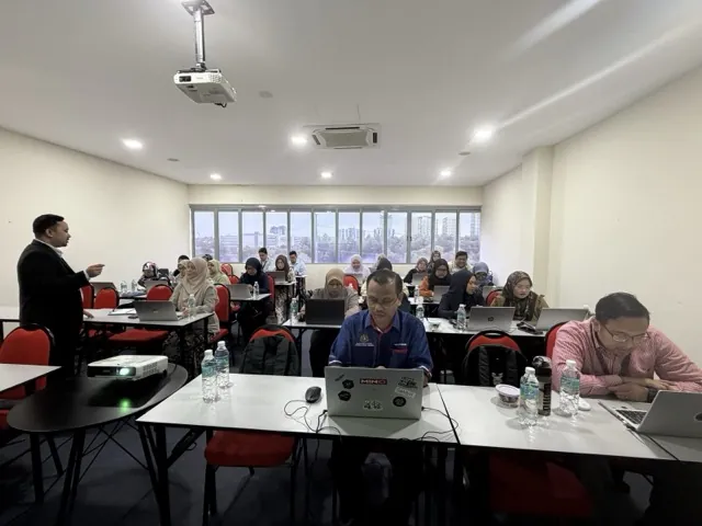 Program latihan Gen AI bersama Kementerian Digital