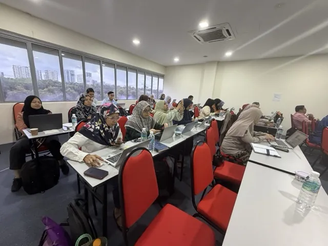 Program latihan Gen AI bersama Kementerian Digital
