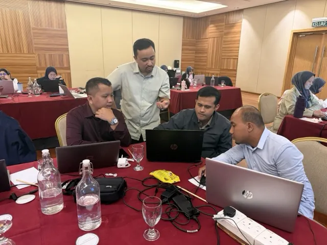 Program latihan Gen AI bersama Perwira Niaga Malaysia