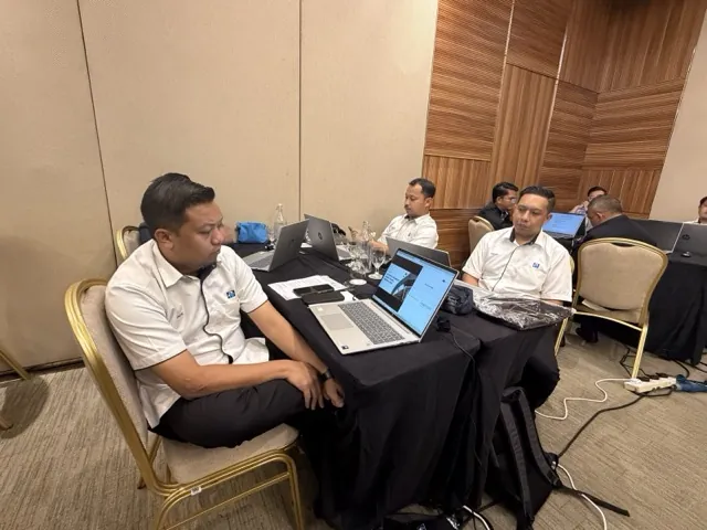 Program latihan Gen AI bersama Perwira Niaga Malaysia