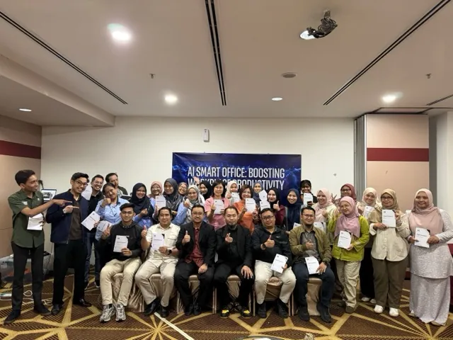 Program latihan Gen AI bersama Public Training